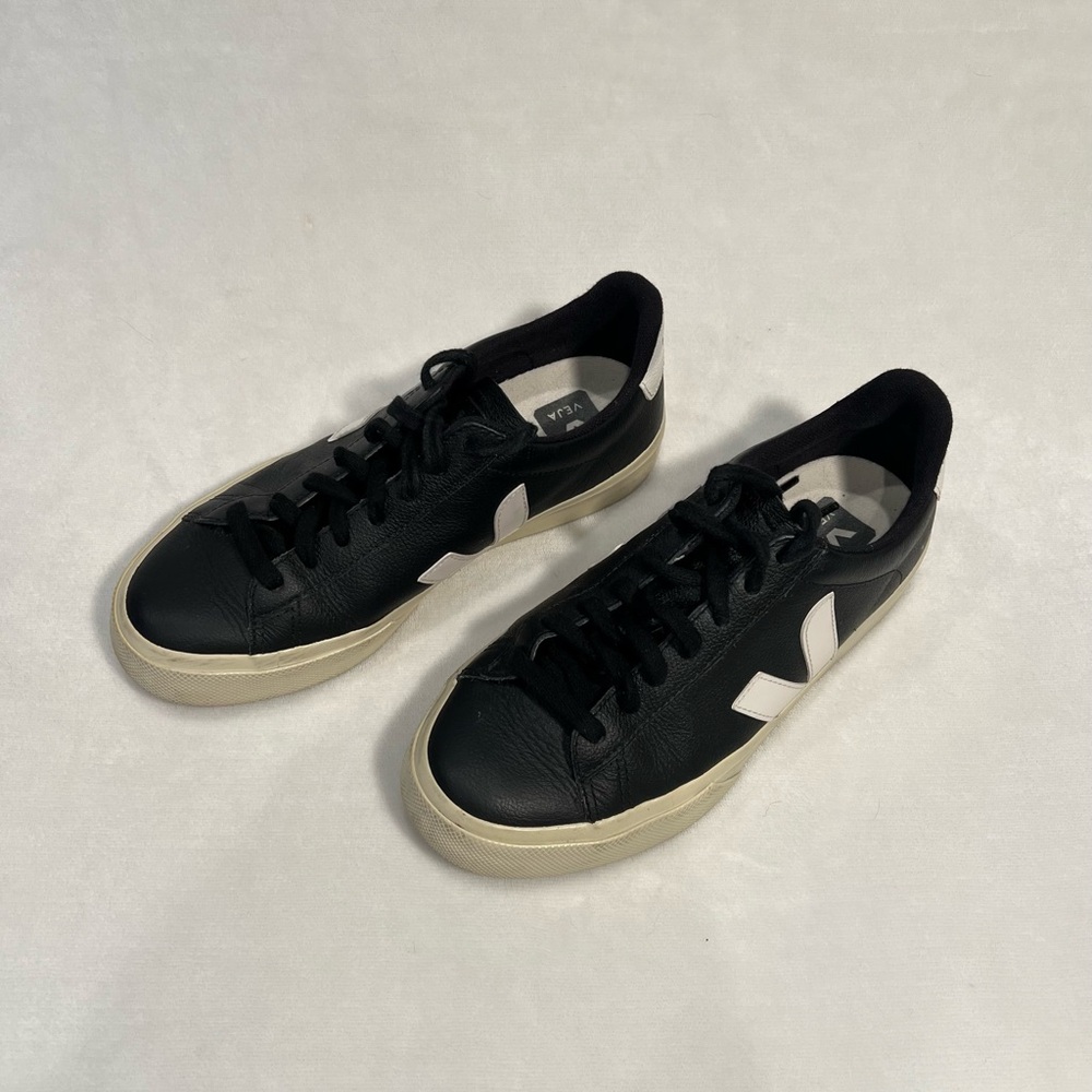 Veja Campo Leather Sneaker